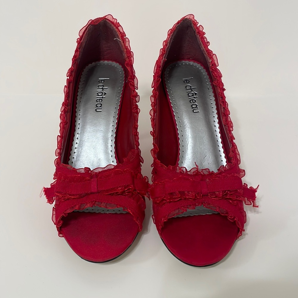 Cutest red ribbon heels